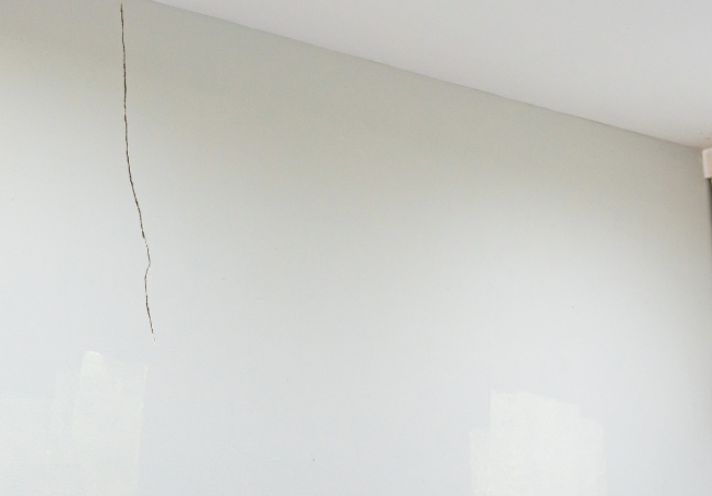 Settlement Wall Crack - Asian Paints