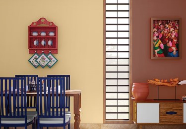Traditional Beige Dining Room Design  